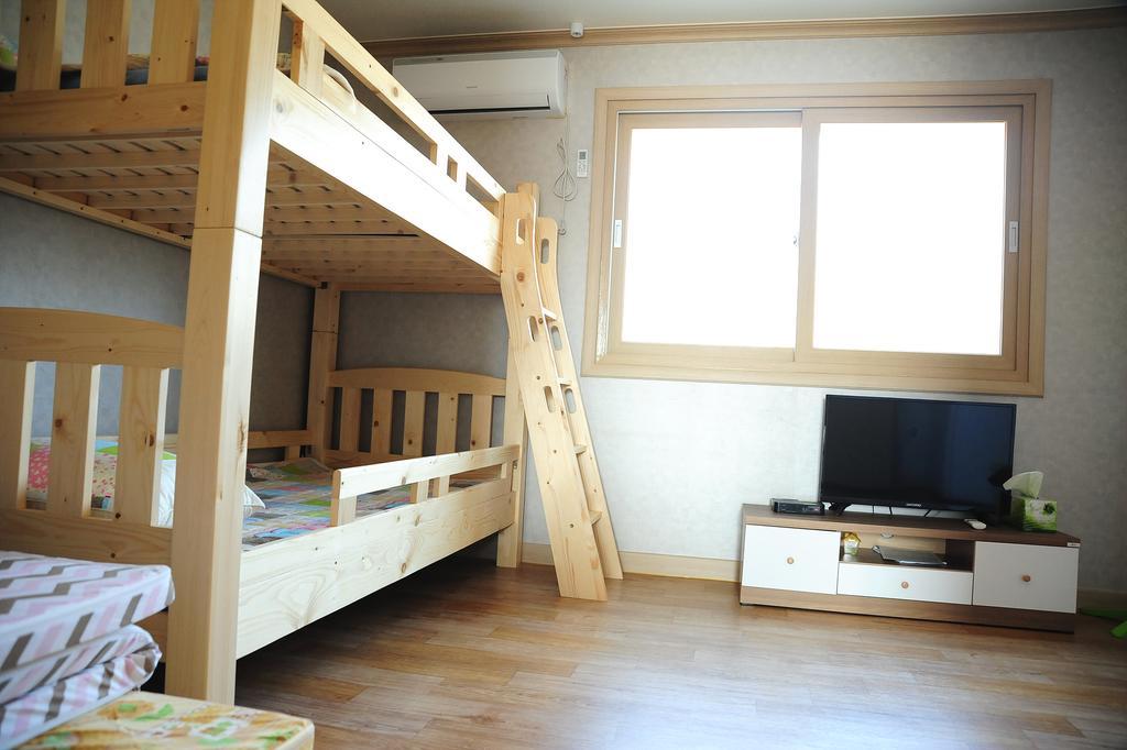 The 1St Andong Hostel Exteriör bild